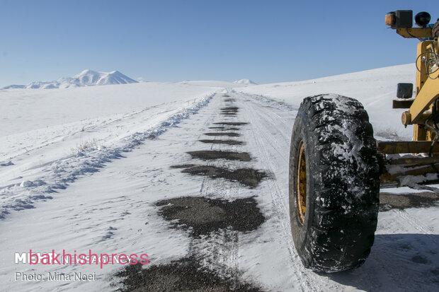 راهداران درحال بازگشایی راه ارتباطی ۳۰روستای آذربایجان‌شرقی هستند