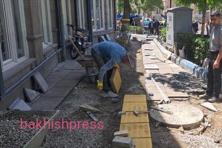 سنگفرش پیاده رو های میدان ساعت