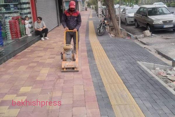 پیشرفت 50 درصدی سنگفرش پیاده رو ها در بلوار چایکنار