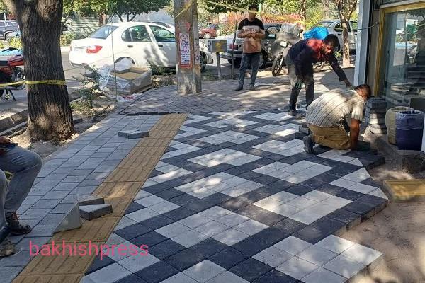 آغاز سنگفرش پیاده رو ها در خیابان فلسطین